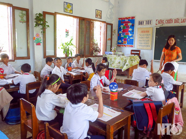mot-buoi-len-lop-cua-thay-co-va-hoc-hoc-truong-tieu-hoc-lam-son-2-2015-07-12-12-13