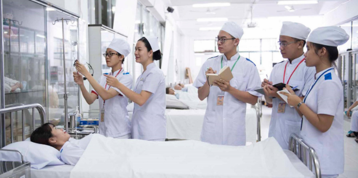 Học liên thông ngành điều dưỡng có phải thi hay xét tuyển không ?