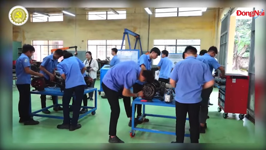 Đăng ký online trung cấp ô tô Đồng Nai - Cơ hội nghề nghiệp rộng mở và tiện lợi