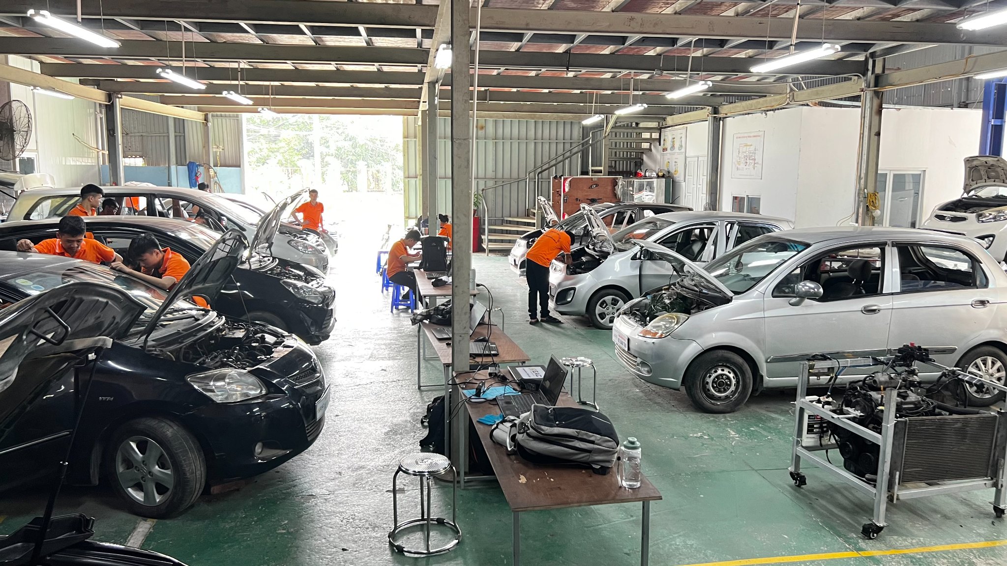 Đào tạo nghề ô tô trung cấp tại Kiên Giang – Cơ hội nghề nghiệp hấp dẫn và lối đi thành công