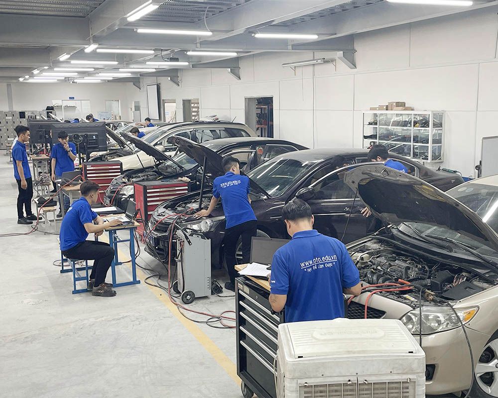 Đào tạo nghề ô tô trung cấp tại Kiên Giang – Cơ hội nghề nghiệp rộng mở cho tương lai