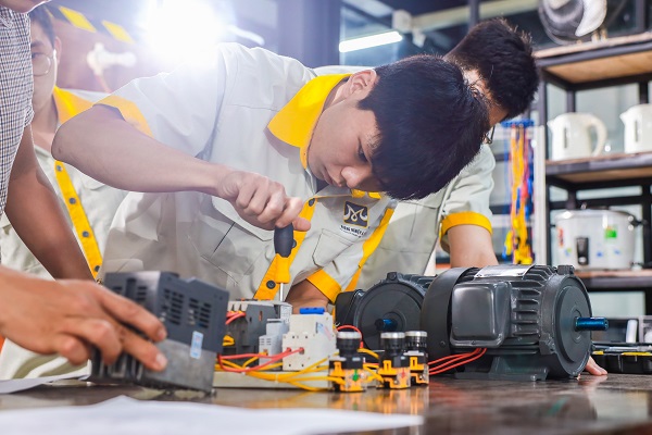 Ghi Danh Khóa Học Trung Cấp Ô Tô Bình Dương – Cơ Hội Thay Đổi Tương Lai