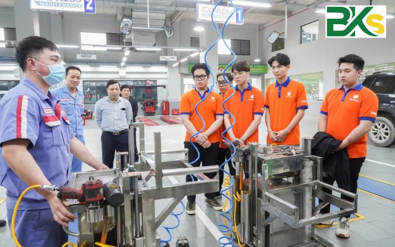 Khám phá cơ hội học Lớp trung cấp sửa chữa ô tô Đắk Lắk - Chìa khóa mở ra nghề nghiệp vững chắc và phát triển