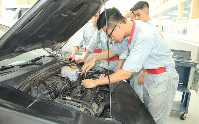 Khám phá Cơ hội Nghề Nghiệp – Ghi danh nhập học trung cấp ô tô Đồng Tháp dễ dàng và hấp dẫn