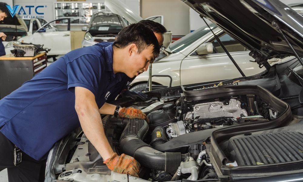 Tìm lớp học trung cấp ô tô Bình Phước – Lựa chọn lý tưởng cho bạn