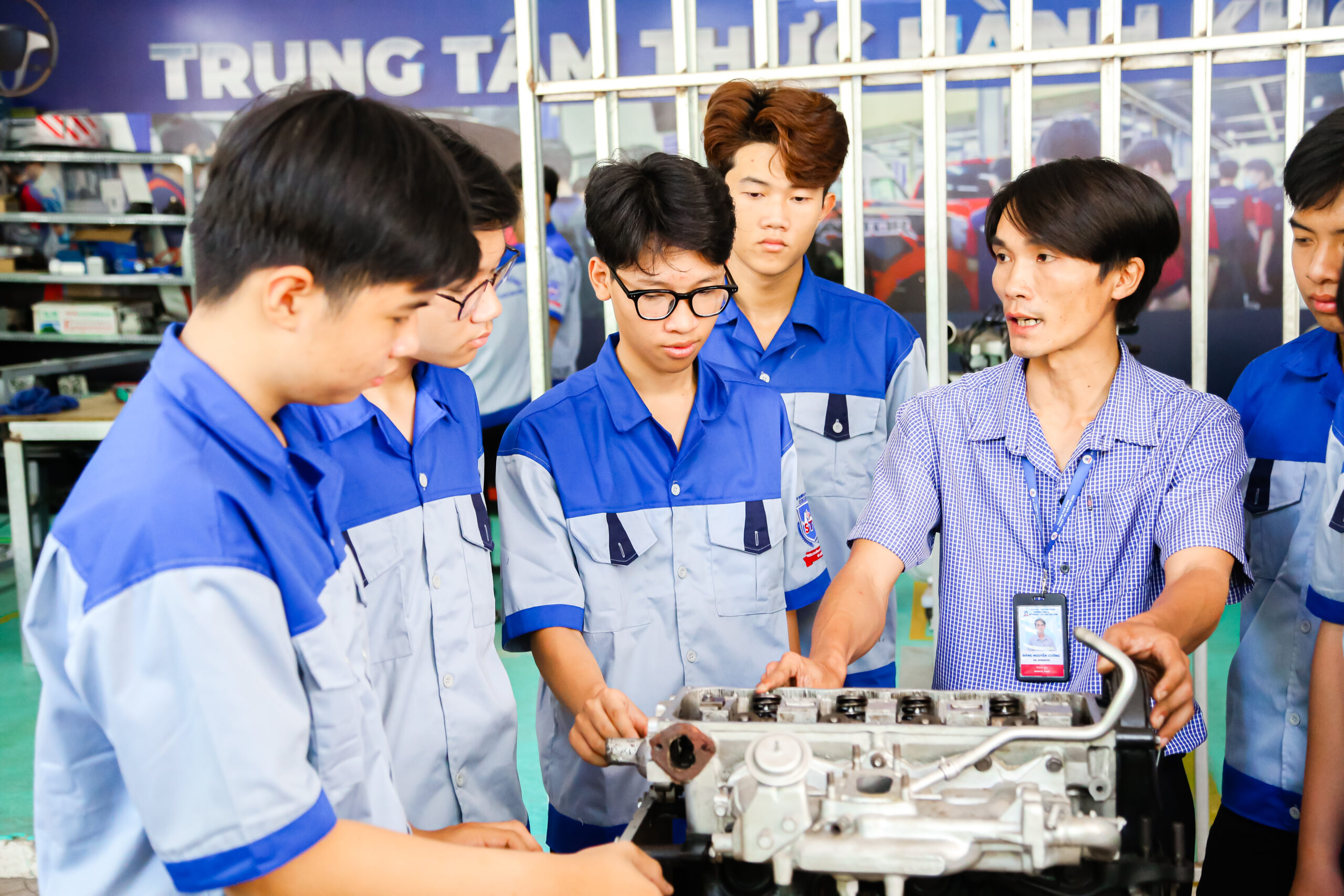 Đăng Ký Học Trung Cấp Công Nghệ Ô Tô Chính Quy Hậu Giang: Thủ Tục  Điều Kiện