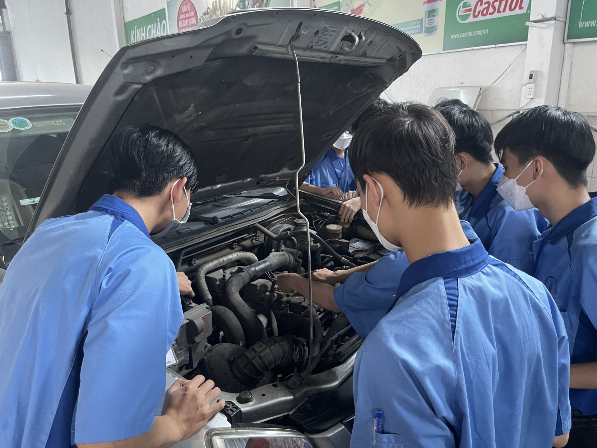 Học Trung Cấp Công Nghệ Ô Tô Tại Đồng Tháp: Cơ Hội Việc Làm Tốt Nhất