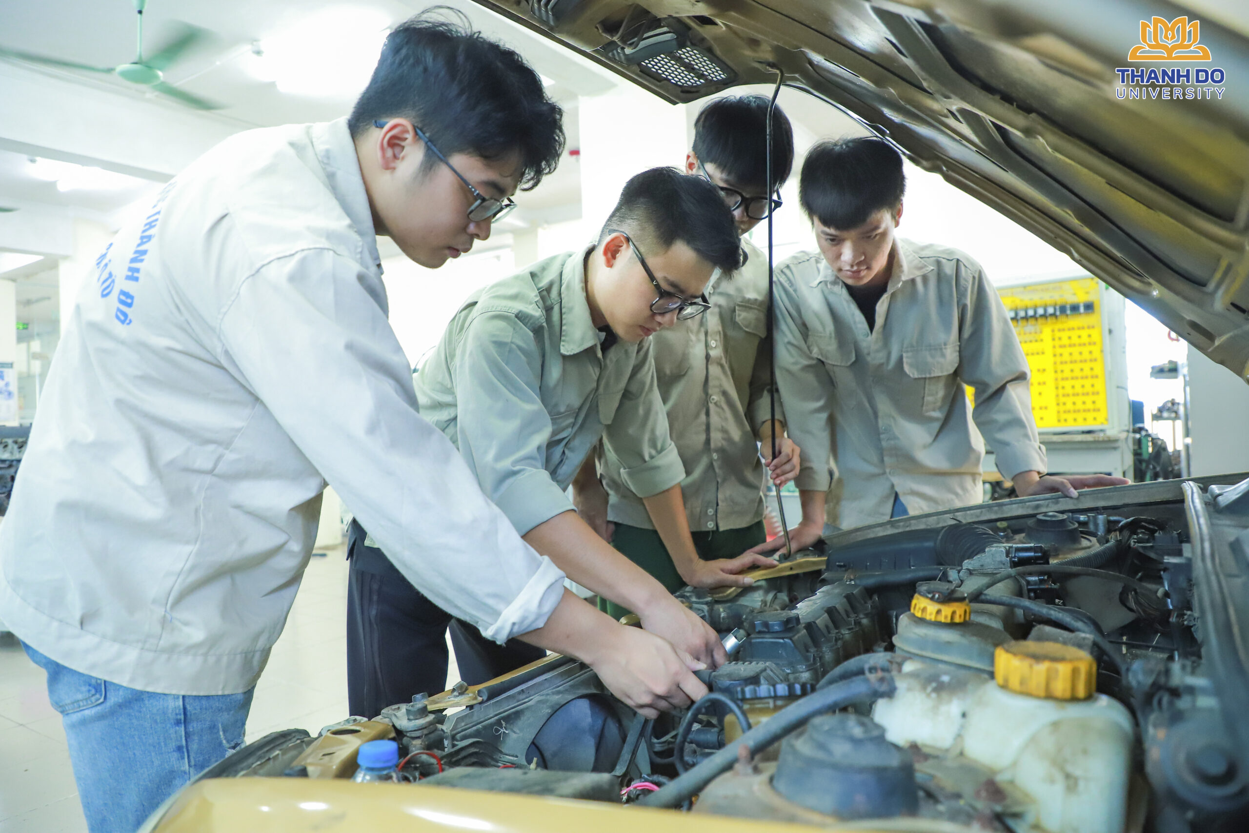 Review Khóa Học Trung Cấp Công Nghệ Ô Tô Tại Đà Nẵng: Nên Học Không?