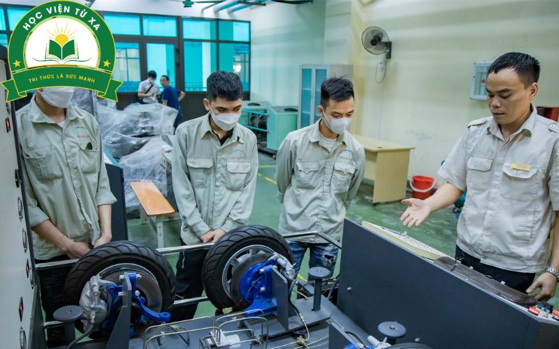 Trung Cấp Công Nghệ Ô Tô Bình Dương: Vừa Học Vừa Làm, Nhận Bằng Nhanh!