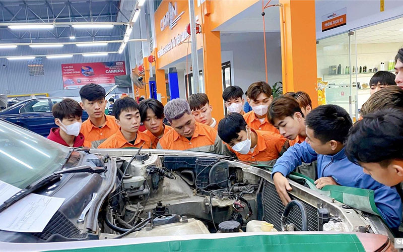 Tuyển Sinh Trung Cấp Công Nghệ Ô Tô Vừa Học Vừa Làm TPHCM: Nhập Học Ngay!