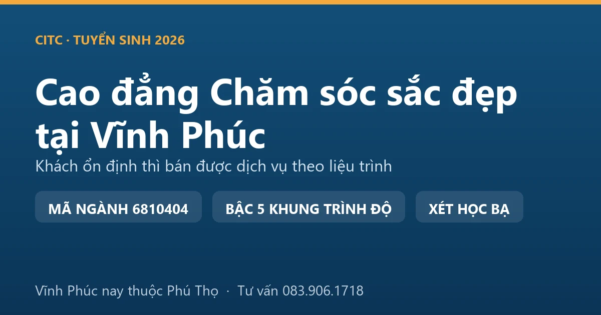 Kỹ thuật viên tư vấn liệu trình chăm sóc da cho khách tại một cơ sở thuộc địa bàn Vĩnh Phúc