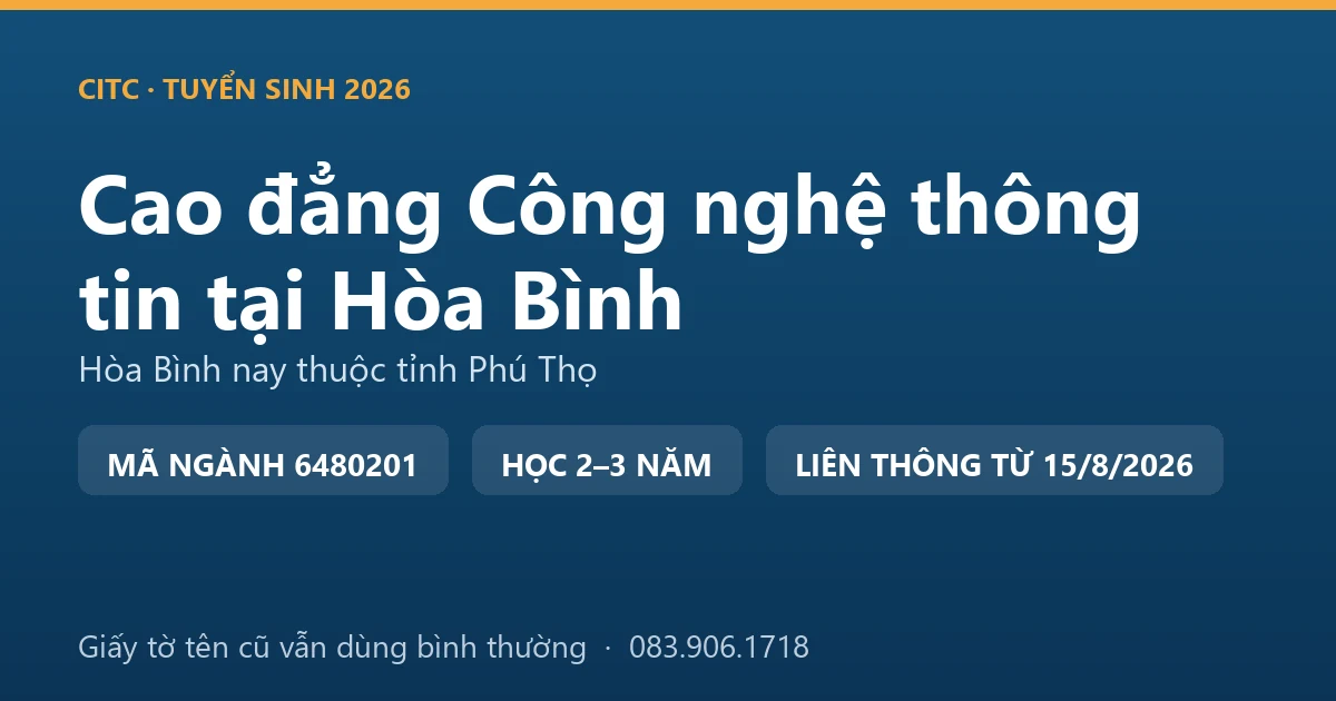 Kỹ thuật viên kiểm tra hệ thống truyền dữ liệu tại một đơn vị ngành điện ở địa bàn Hòa Bình cũ