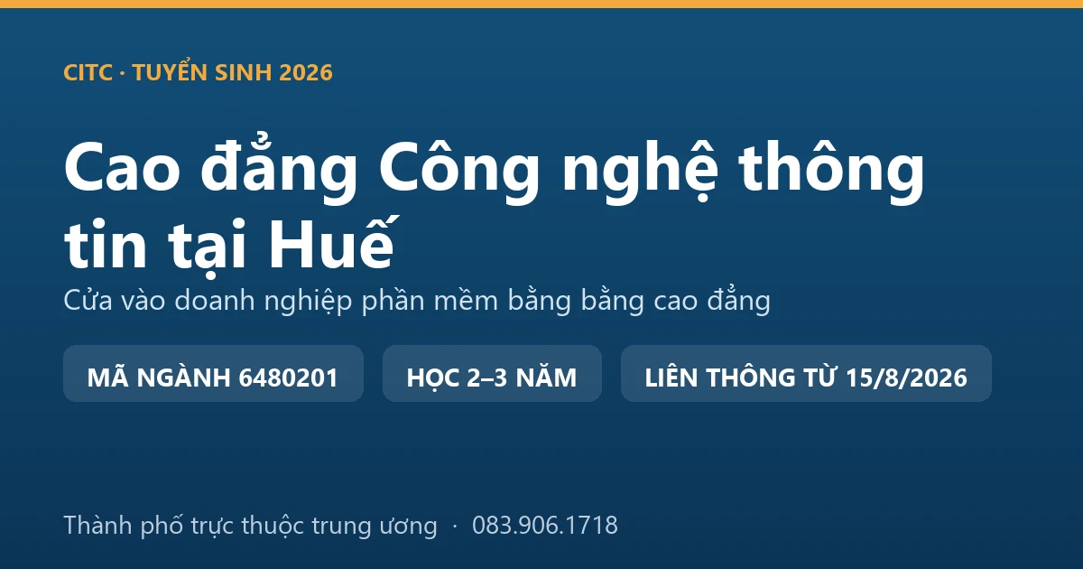 Nhân viên kiểm thử phần mềm làm việc trên máy tính tại một công ty công nghệ ở Huế