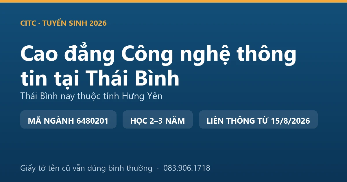 Nhân viên hợp tác xã đóng gói và cập nhật đơn hàng thủy sản trên máy tính tại địa bàn Thái Bình cũ