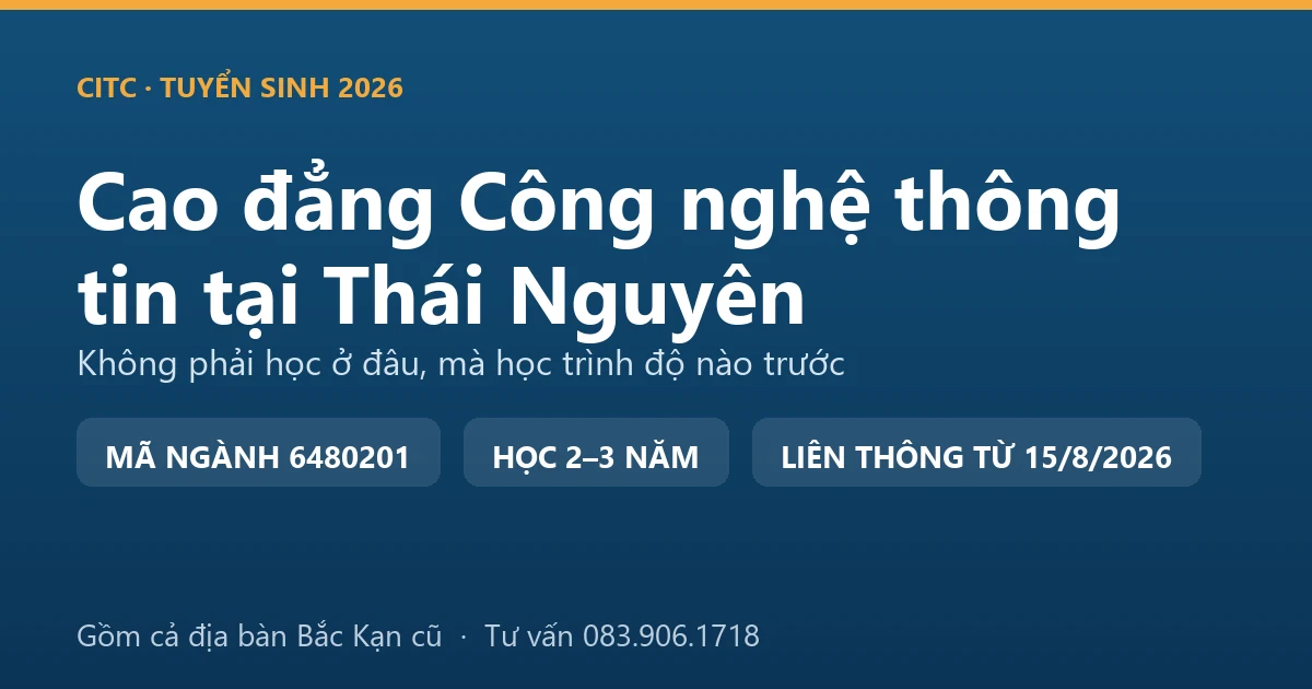 Sinh viên cao đẳng công nghệ thông tin tại Thái Nguyên đấu nối tủ thiết bị mạng trong phòng thực hành