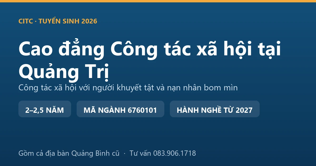 Nhân viên công tác xã hội hỗ trợ người khuyết tật tập phục hồi chức năng tại Quảng Trị
