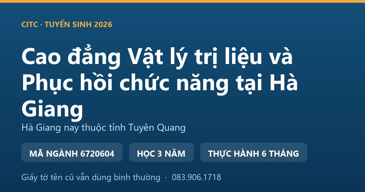 Kỹ thuật viên hướng dẫn bài tập vận động cho người dân tại một trạm y tế xã vùng cao nguyên đá Hà Giang cũ