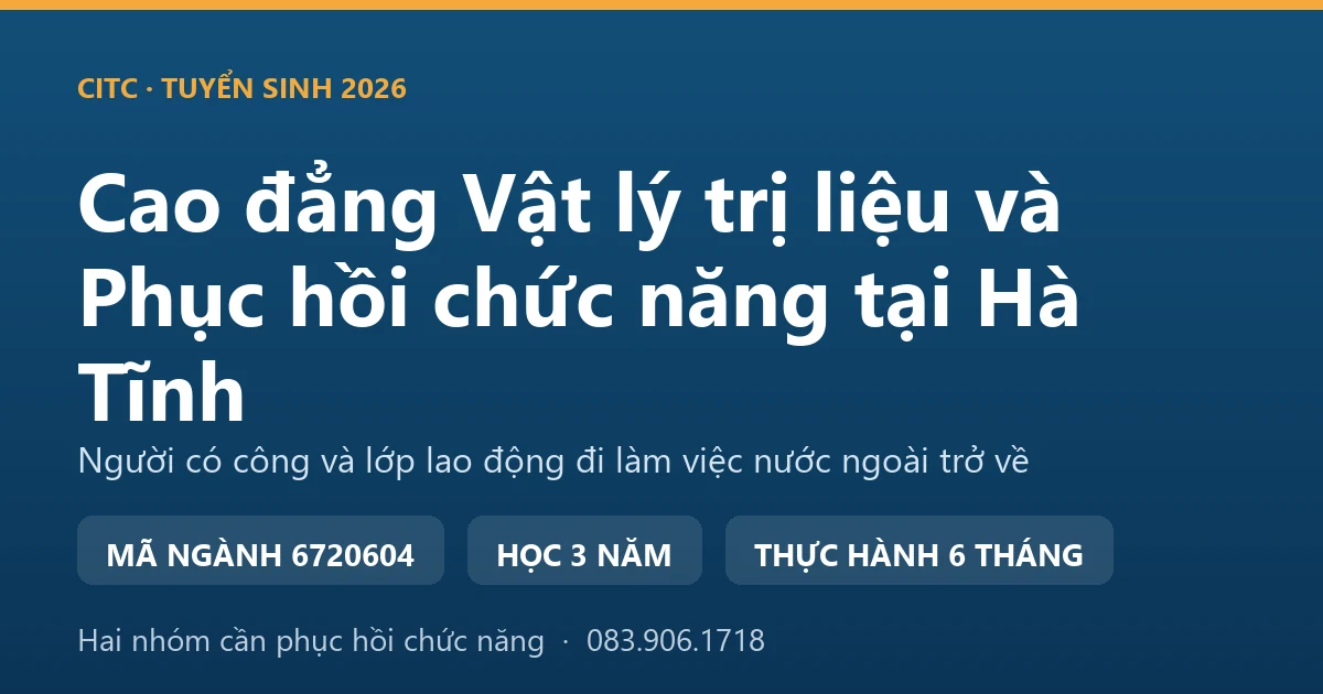 Kỹ thuật viên hướng dẫn người cao tuổi tập duy trì vận động khớp tại một cơ sở điều dưỡng ở Hà Tĩnh