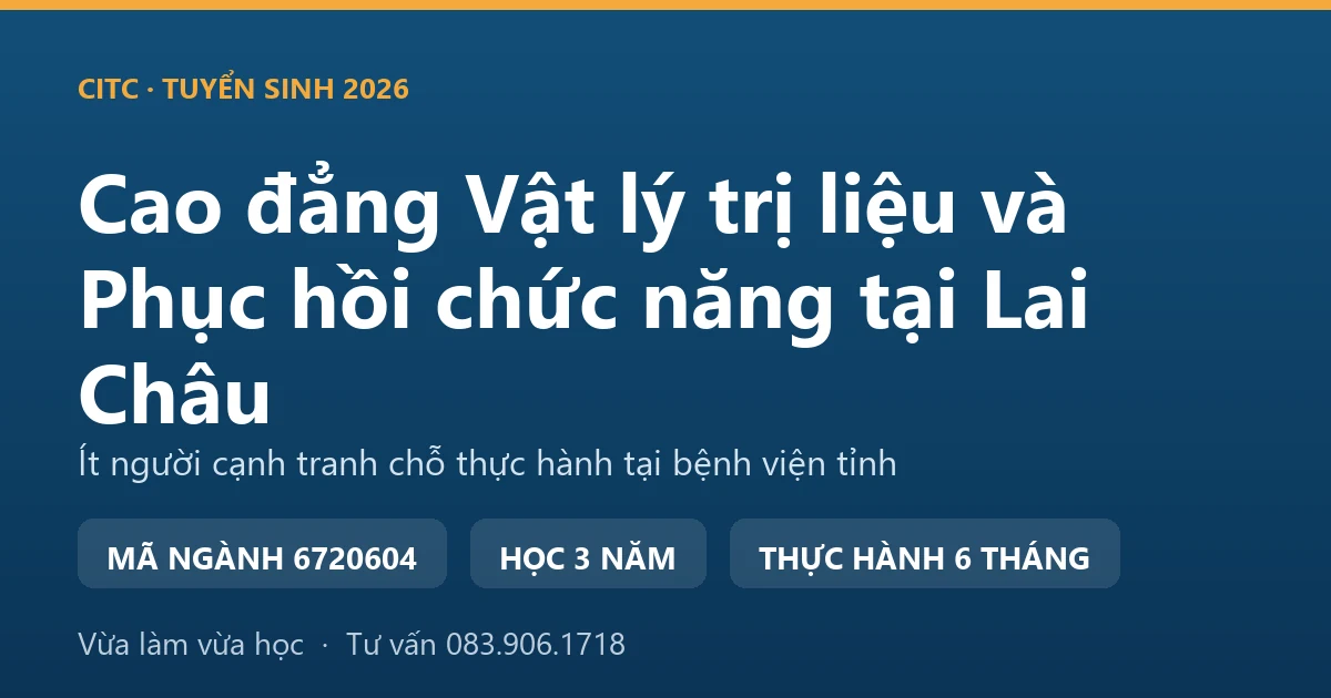 Nhân viên trạm y tế xã ở Lai Châu hướng dẫn người bệnh bài tập vận động sau tai biến