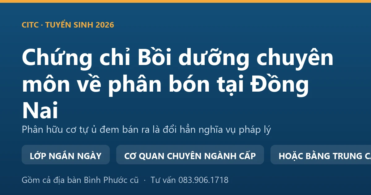 Chủ đại lý vật tư nông nghiệp tại Đồng Nai kiểm tra nhãn bao phân bón trước khi giao cho vườn điều