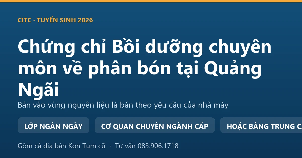Người bán vật tư nông nghiệp tại Quảng Ngãi đối chiếu danh mục phân bón với yêu cầu của nhà máy vùng nguyên liệu
