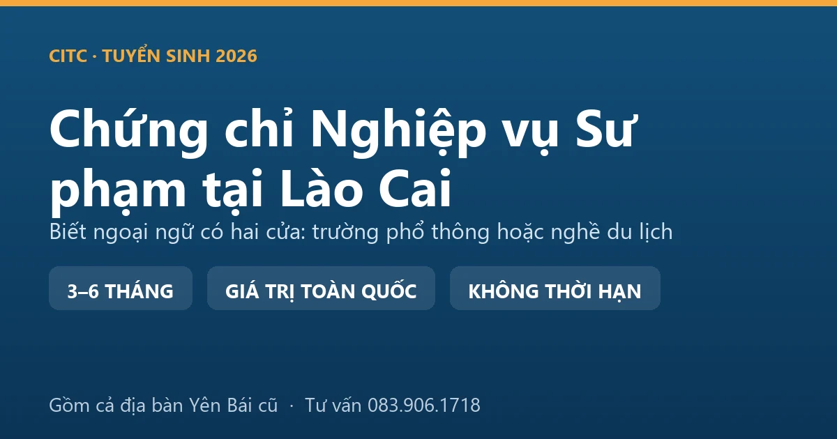 Giáo viên dạy ngoại ngữ cho học viên nghề du lịch tại một lớp ở Lào Cai