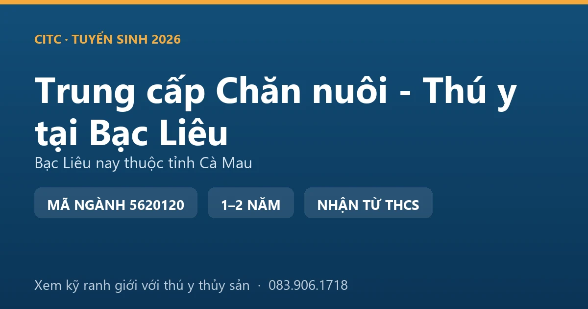 Học viên hệ trung cấp Chăn nuôi - Thú y tại địa bàn Bạc Liêu cũ chăm sóc đàn gia cầm của hộ nuôi