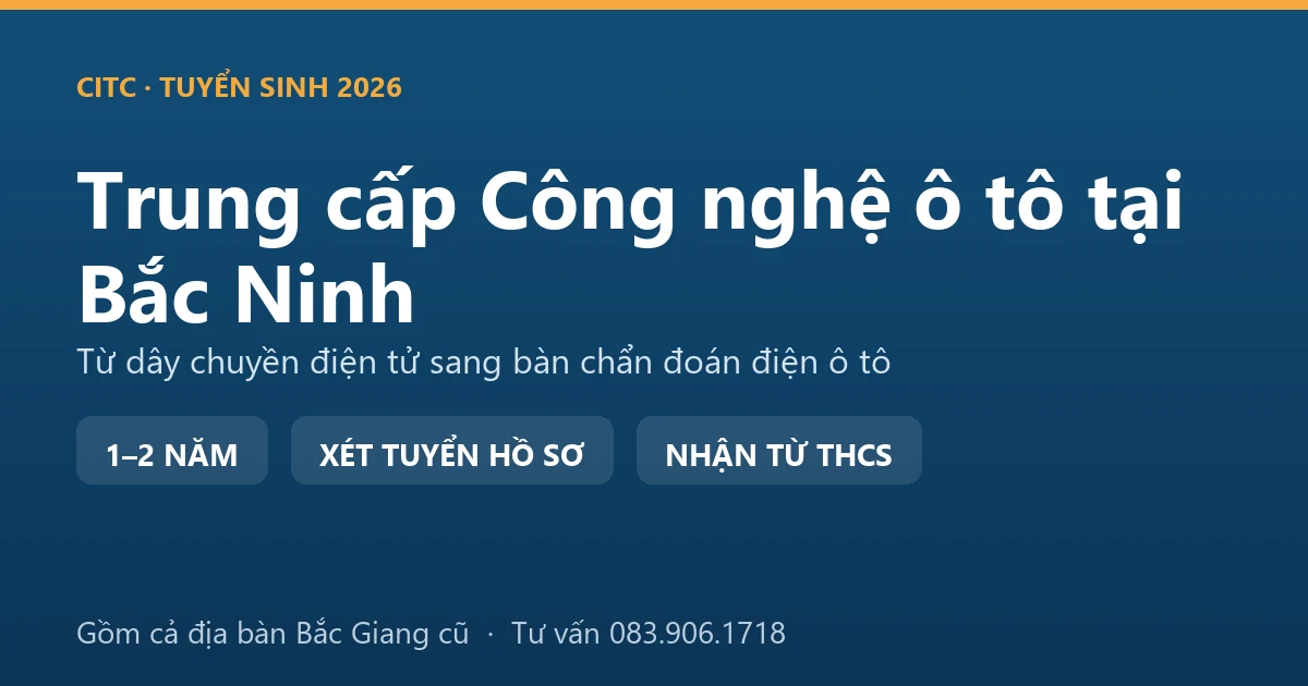 Học viên trung cấp Công nghệ ô tô tại Bắc Ninh đo tín hiệu cảm biến trên bàn thực hành điện ô tô