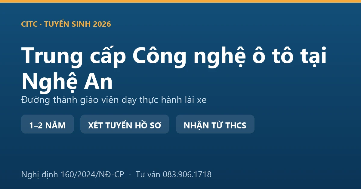 Học viên trung cấp Công nghệ ô tô tại Nghệ An thực hành kiểm tra xe tập lái trước giờ dạy