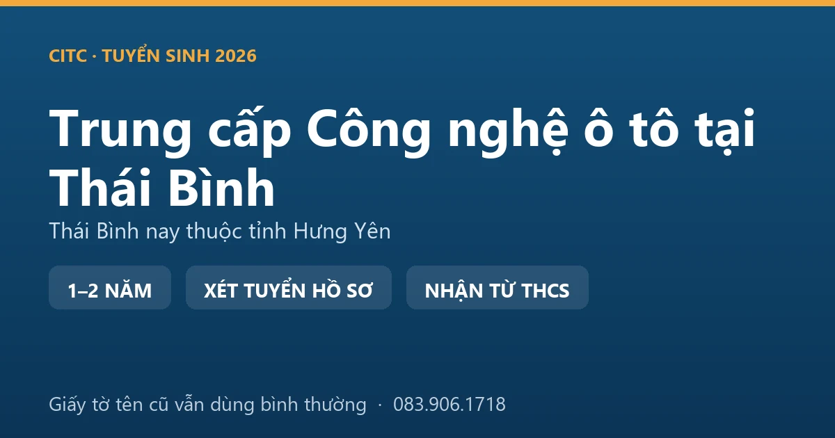 Học viên tại địa bàn Thái Bình cũ sửa máy gặt đập liên hợp ngay tại ruộng trong vụ thu hoạch
