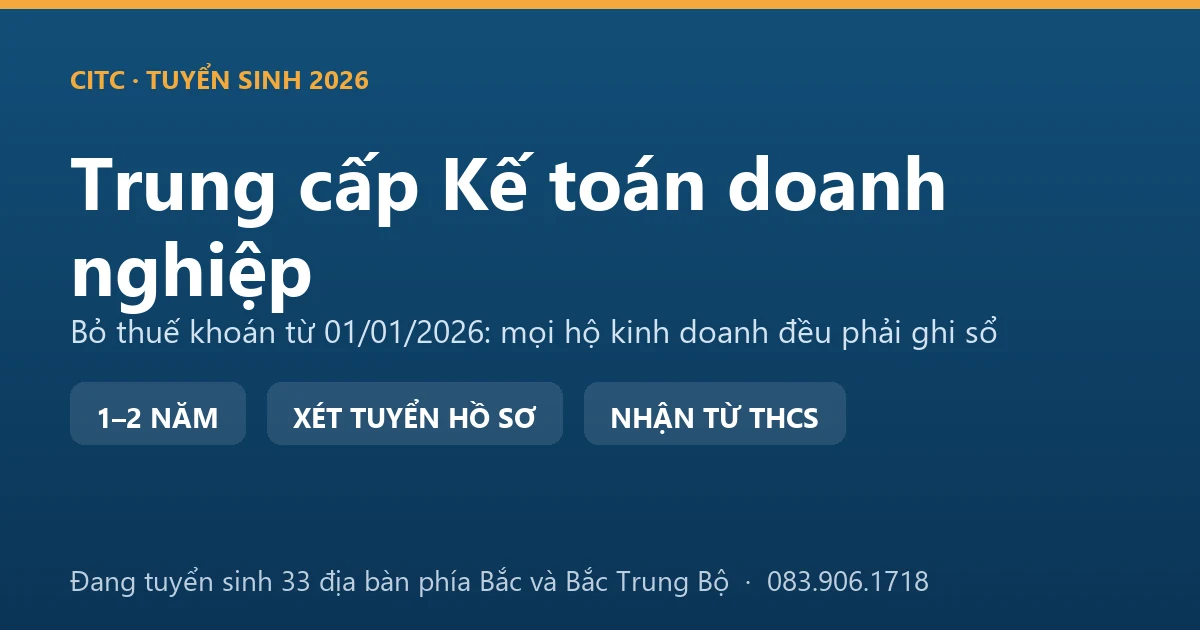 Học viên trung cấp Kế toán doanh nghiệp thực hành lập chứng từ và ghi sổ trên phần mềm kế toán