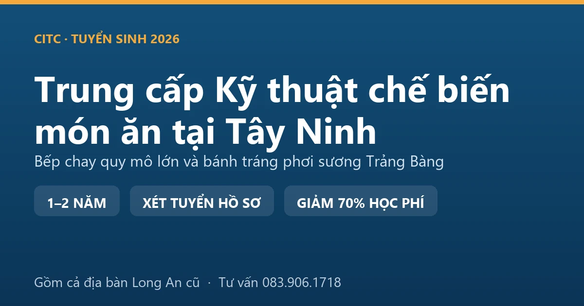 Học viên trung cấp Kỹ thuật chế biến món ăn tại Tây Ninh chuẩn bị mâm cỗ chay trong bếp
