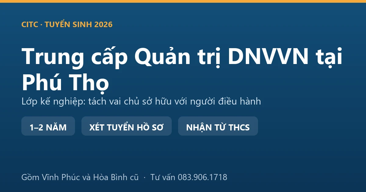 Học viên trung cấp Quản trị doanh nghiệp vừa và nhỏ tại Phú Thọ trao đổi với chủ xưởng về quy trình sản xuất