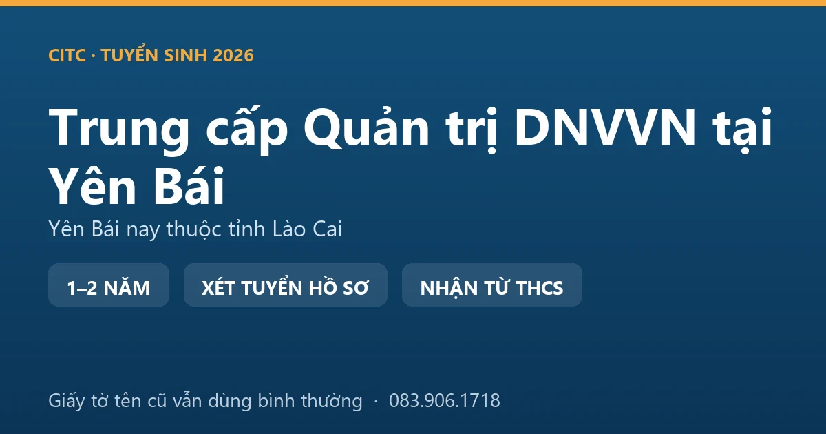 Học viên tại địa bàn Yên Bái cũ kiểm tra độ ẩm và tạp chất của lô quế trước khi giao